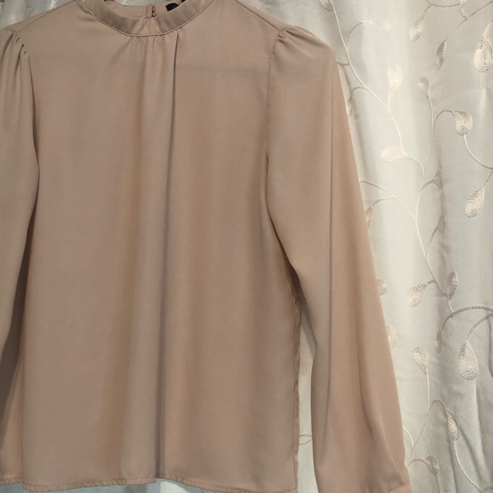 Forever 21 Cream Blouse (SizeM)